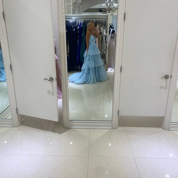 Sherri hill light blue ruffle layers - Picture 4 of 12